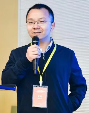 437ccm·必赢国际创新论坛第一千三百九十讲：Floquet engineering symmetry-breaking and topological states under light irradiation