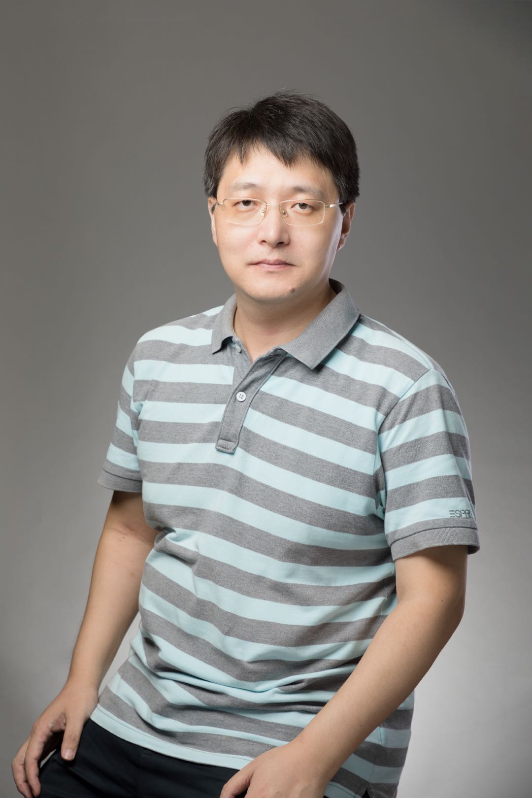 437ccm·必赢国际创新论坛第九百五十七讲：Searching New Phenomenon in Uniformly Hyperbolic Systems