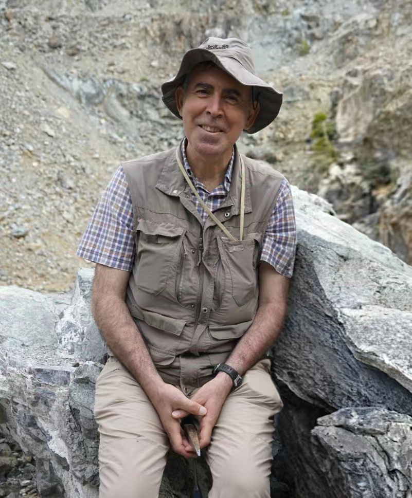 437ccm·必赢国际创新论坛第一千八百四十二讲：Records of processes for subduction initiation, slab roll-back and ophiolite genesis in Turkey: Field, geochemical and  geochronological constraints