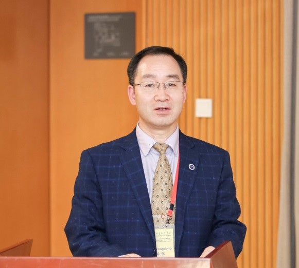 437ccm·必赢国际创新论坛第一千五百二十二讲：中生代重大地质事件与植被环境变化